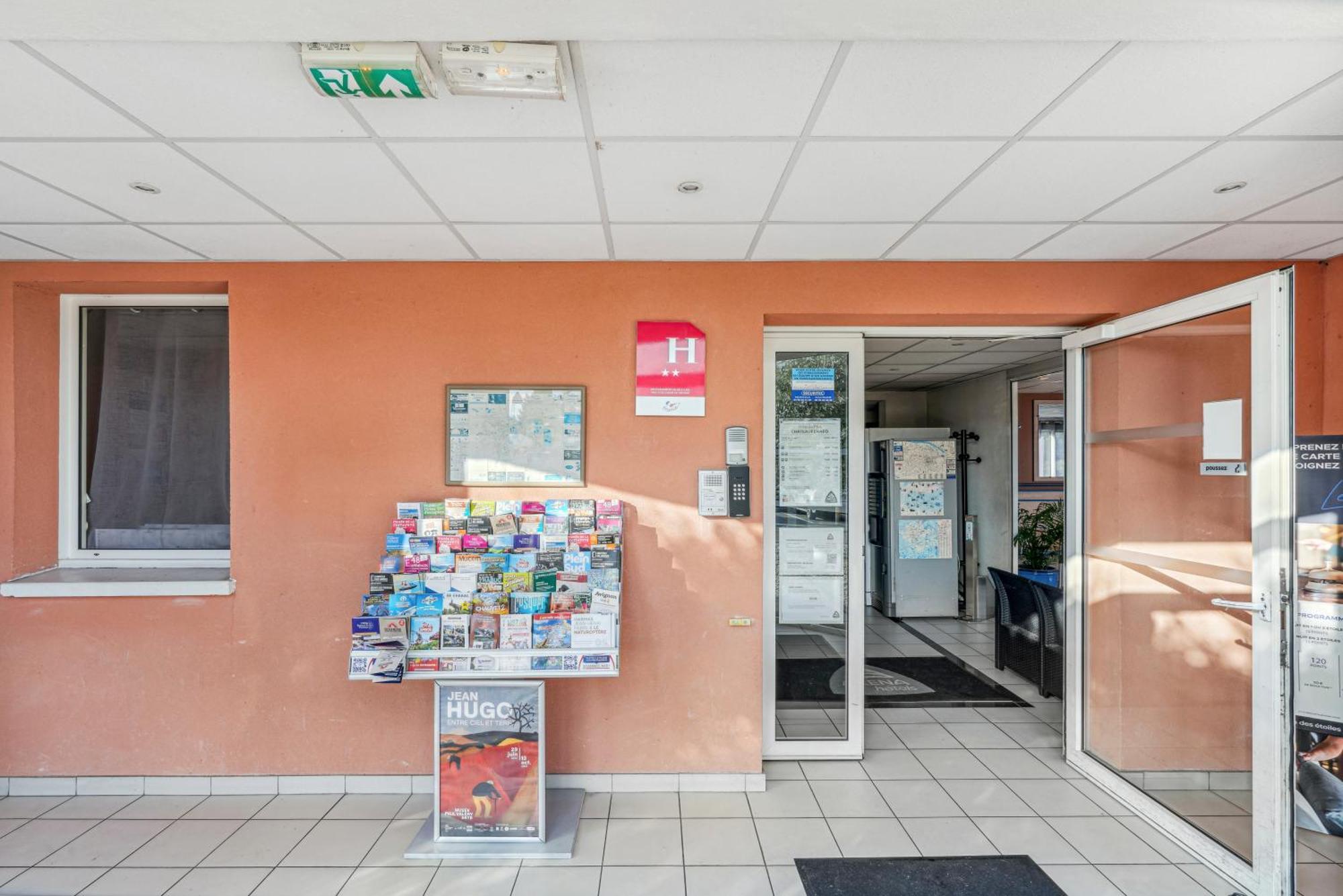 Hotel Akena Chateaurenard - Parc Des Expositions Avignon Bagian luar foto