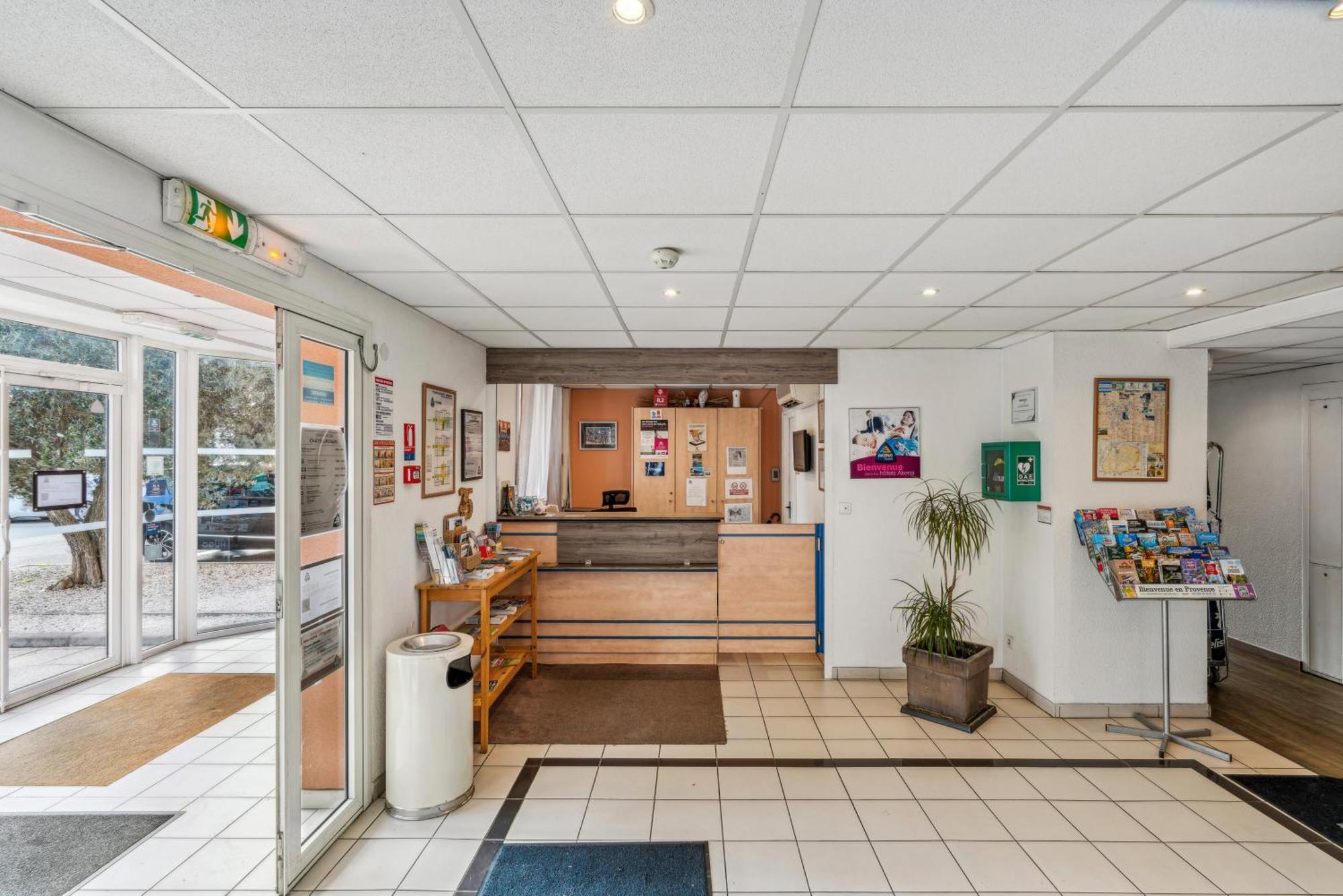 Hotel Akena Chateaurenard - Parc Des Expositions Avignon Bagian luar foto