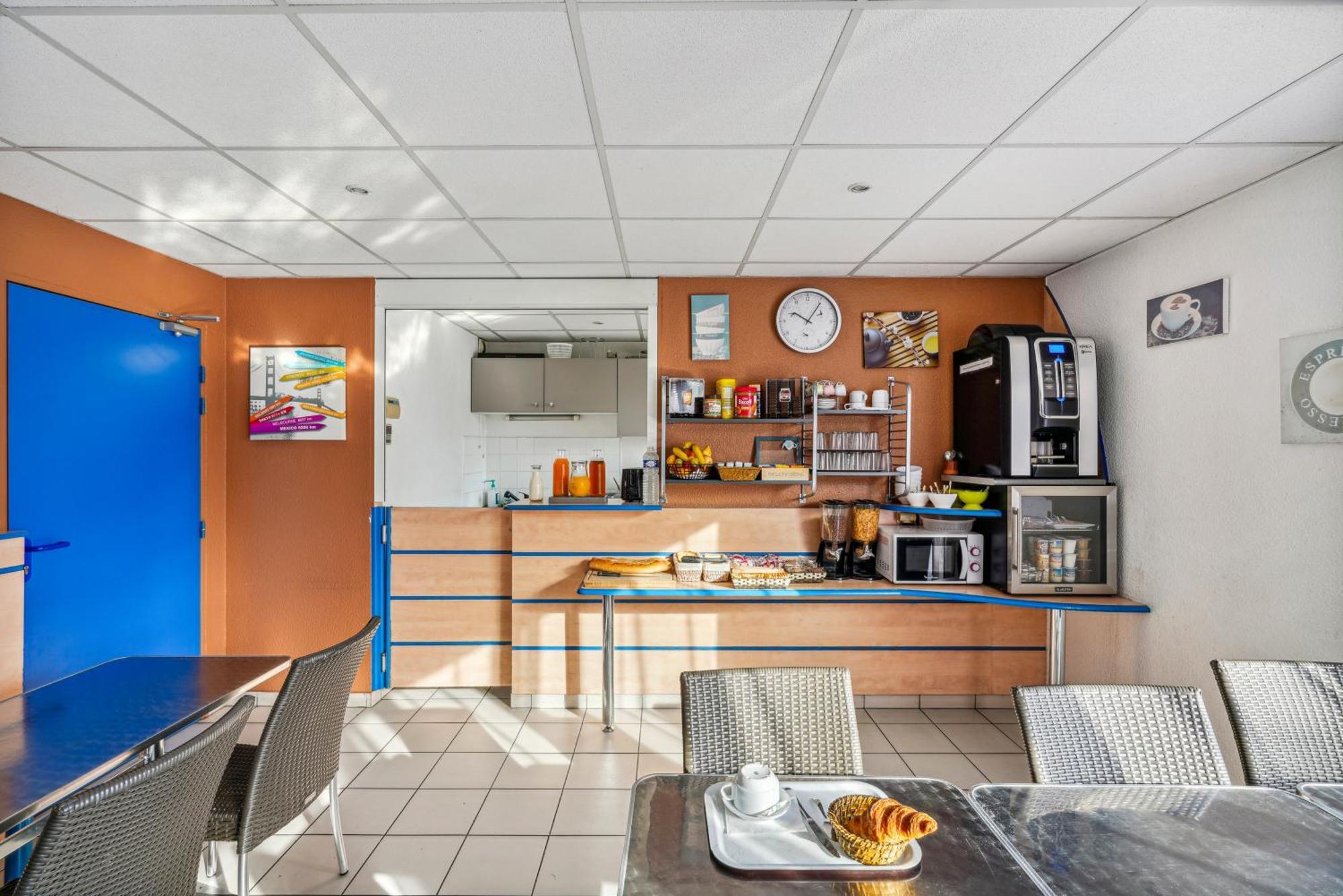Hotel Akena Chateaurenard - Parc Des Expositions Avignon Bagian luar foto