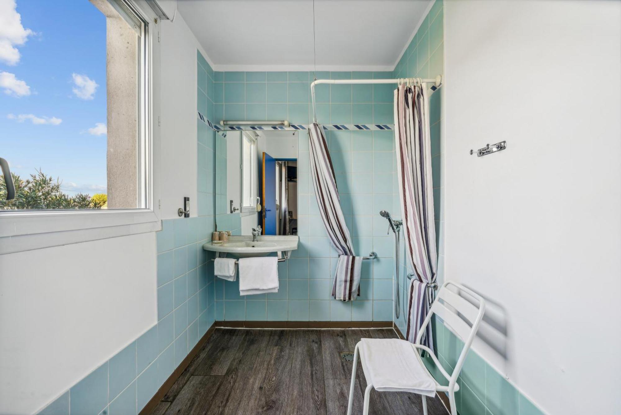 Hotel Akena Chateaurenard - Parc Des Expositions Avignon Bagian luar foto