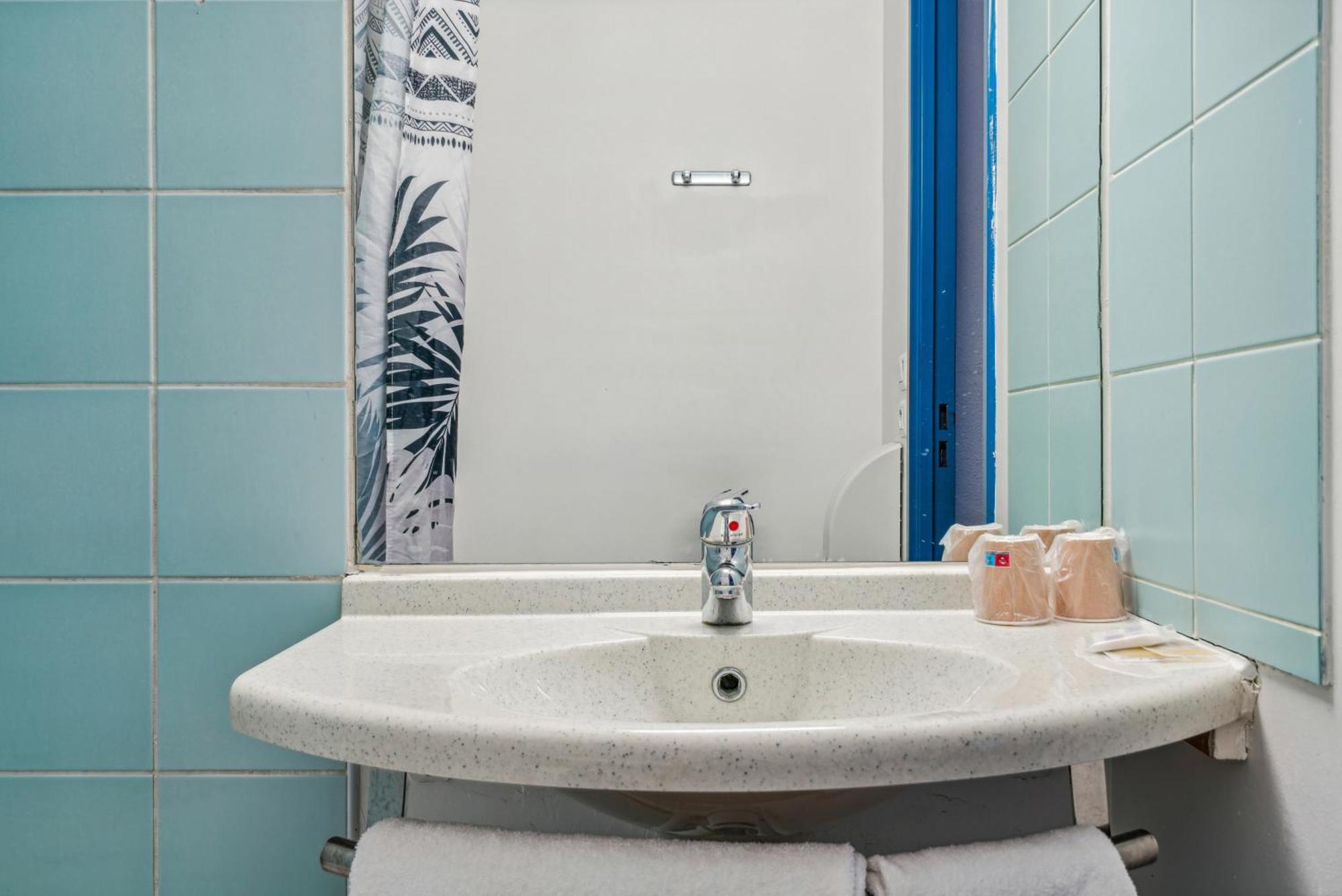 Hotel Akena Chateaurenard - Parc Des Expositions Avignon Bagian luar foto